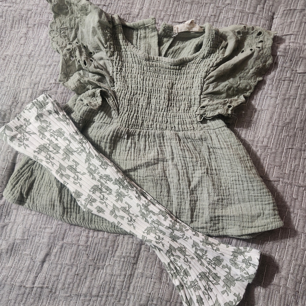 Jessica Simpson Girls Green Gauze Top with Floral Leggings